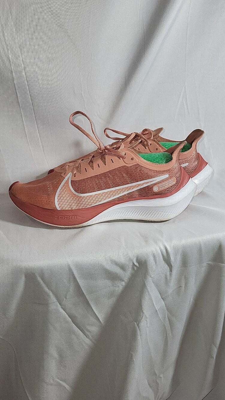 Nike Women's Zoom Gravity Running Shoes Pink Quartz BQ3203-600, size 9.5